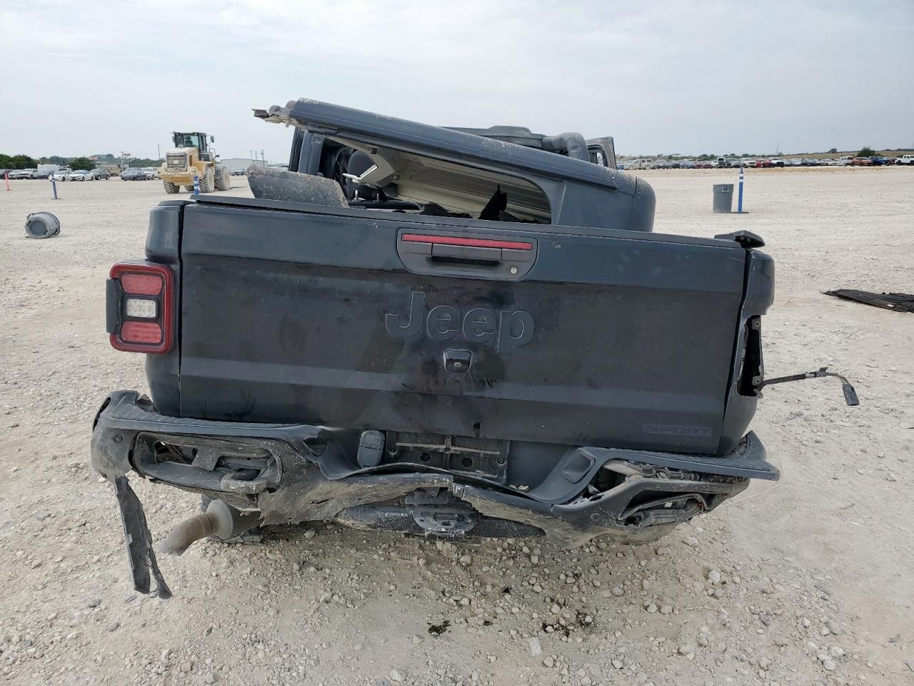 2020 Jeep Gladiator Sport VIN: 1C6HJTAG2LL137707 Lot: 69995015