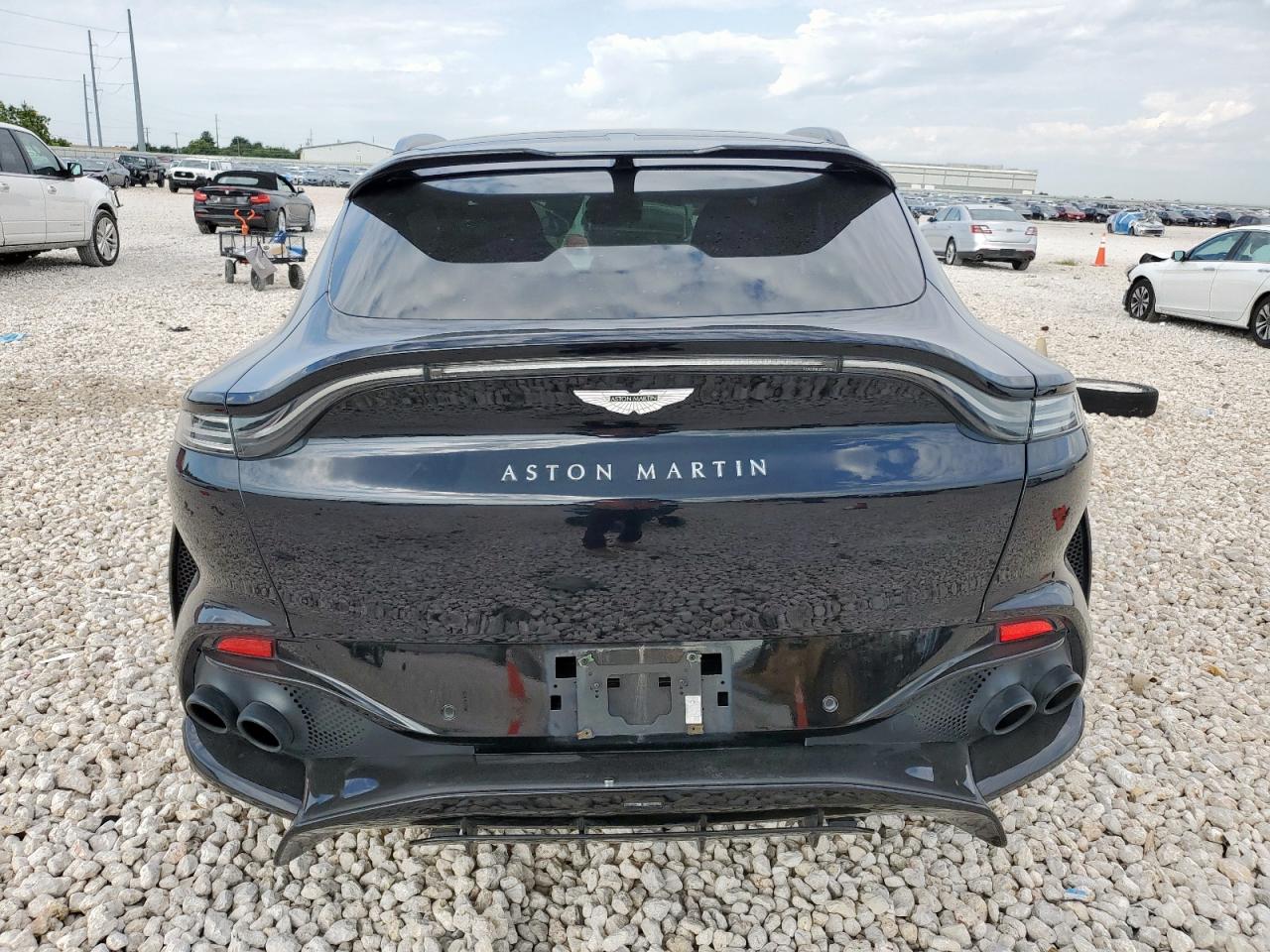 SD7VUJBW0PTV06339 2023 Aston Martin Dbx 707