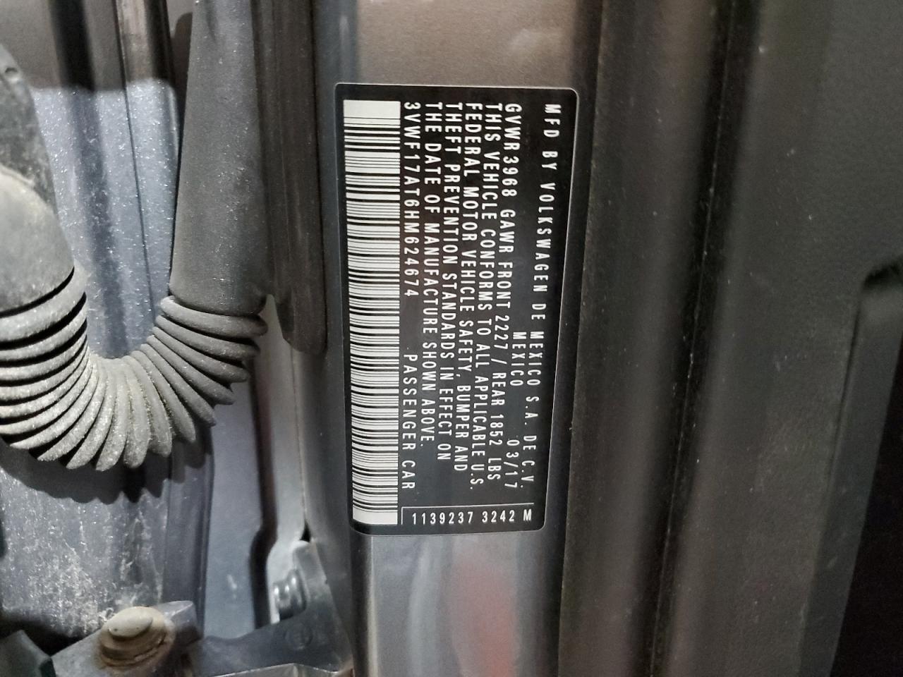 2017 Volkswagen Beetle 1.8T VIN: 3VWF17AT6HM624674 Lot: 69151175