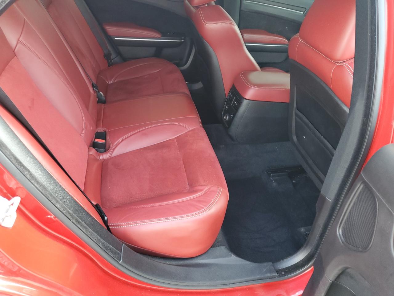 2013 Chrysler 300 Srt-8 VIN: 2C3CCAFJ1DH580990 Lot: 68906605