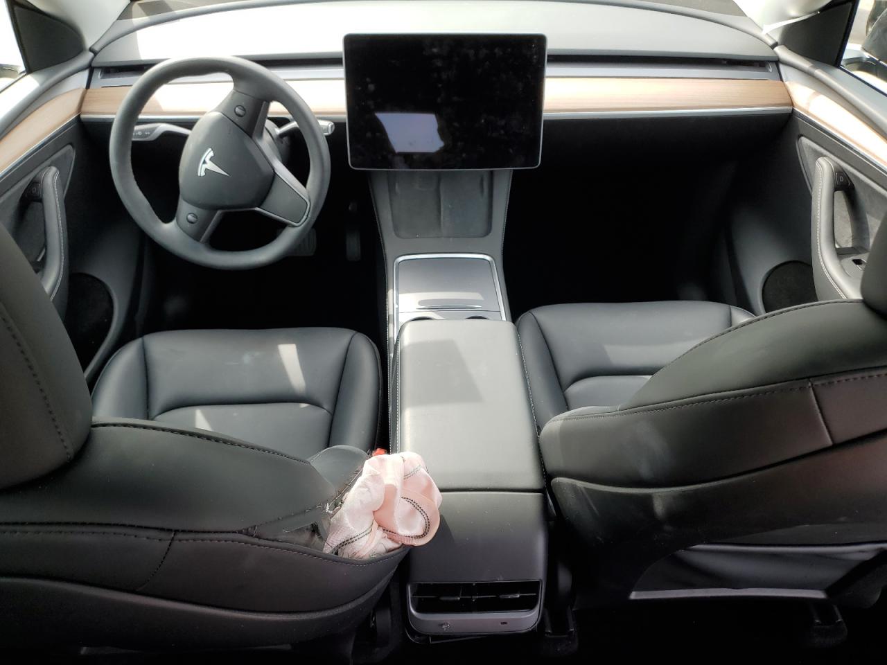 2025 Tesla Model Y VIN: 7SAYGDED7SF317637 Lot: 70943885