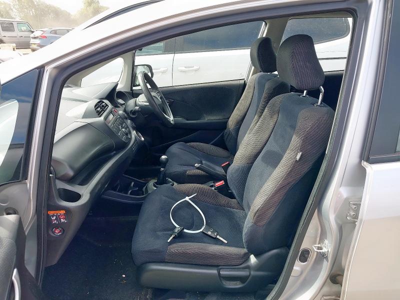 2013 HONDA JAZZ ES