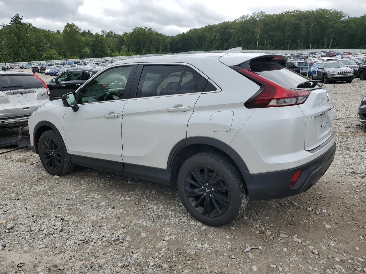 2024 Mitsubishi Eclipse Cross Le white null gas JA4ATVAA2RZ000777 photo #3