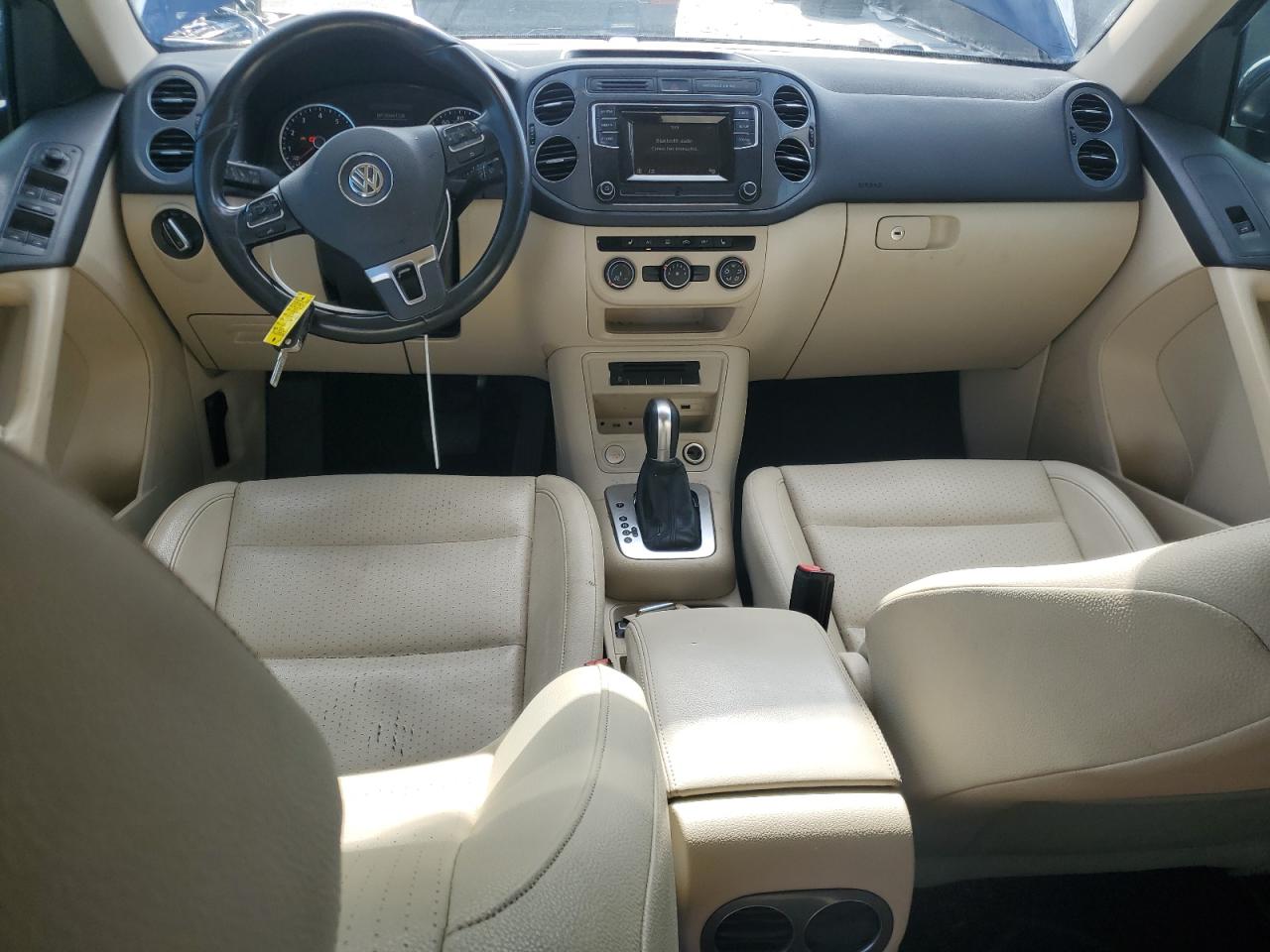 2016 Volkswagen Tiguan S VIN: WVGAV7AX8GW611844 Lot: 70020365