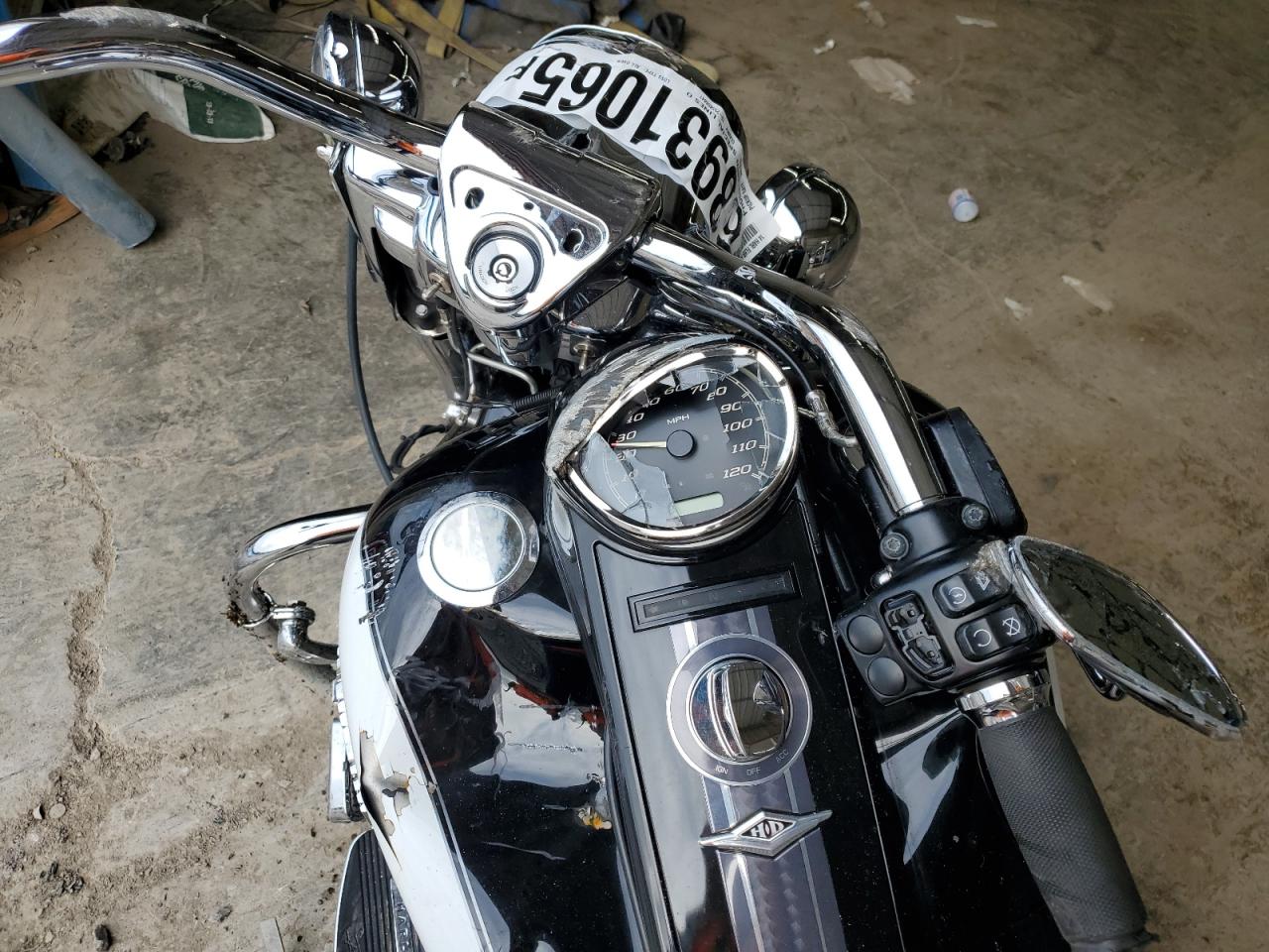 2014 Harley-Davidson Flhr Road King VIN: 1HD1FBM17EB614670 Lot: 68931065