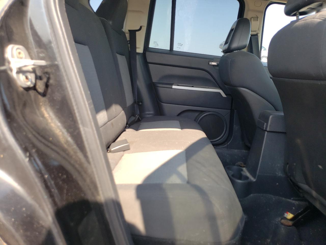 2007 Jeep Compass Sport VIN: 1J8FF47W18D772031 Lot: 68955425