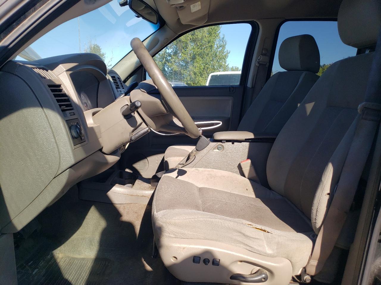 2005 Dodge Dakota Quad Slt VIN: 1D7HW48N05S110668 Lot: 69484635