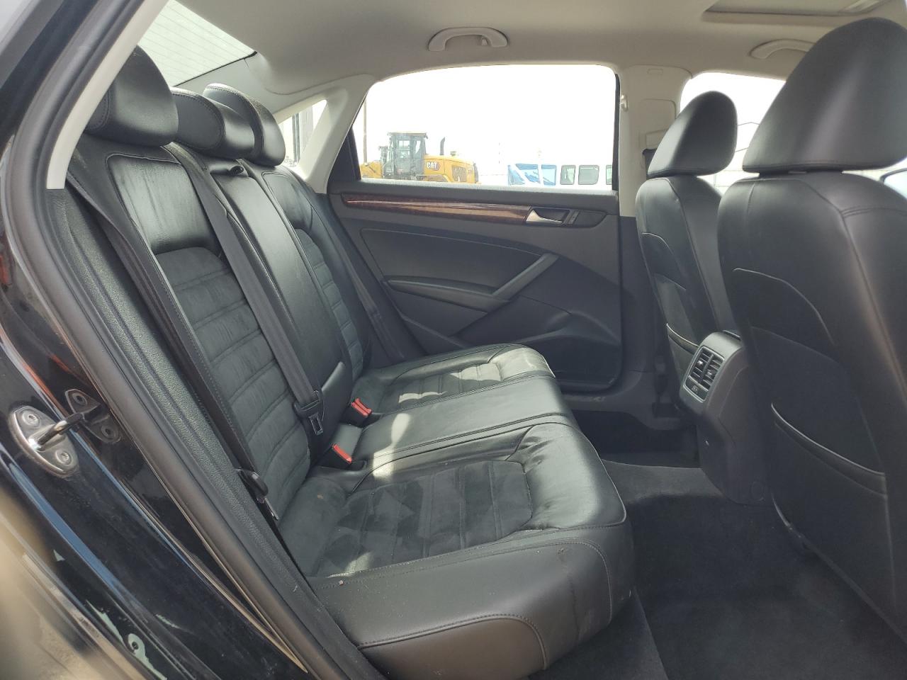 2013 Volkswagen Passat Sel VIN: 1VWCP7A32DC073706 Lot: 69902485