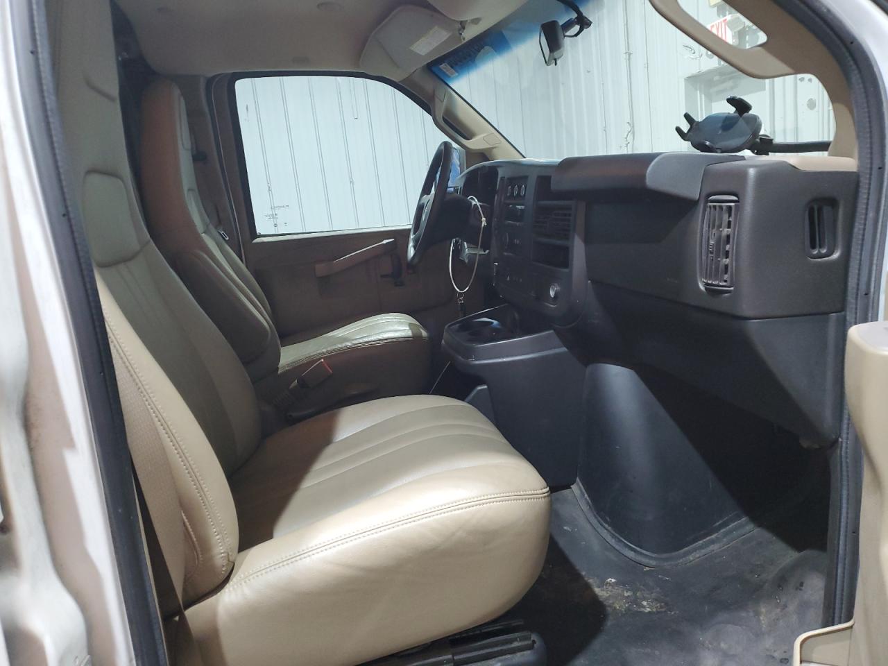 2019 GMC Savana G3500 VIN: 1GTZ7HFBXK1320482 Lot: 93340885