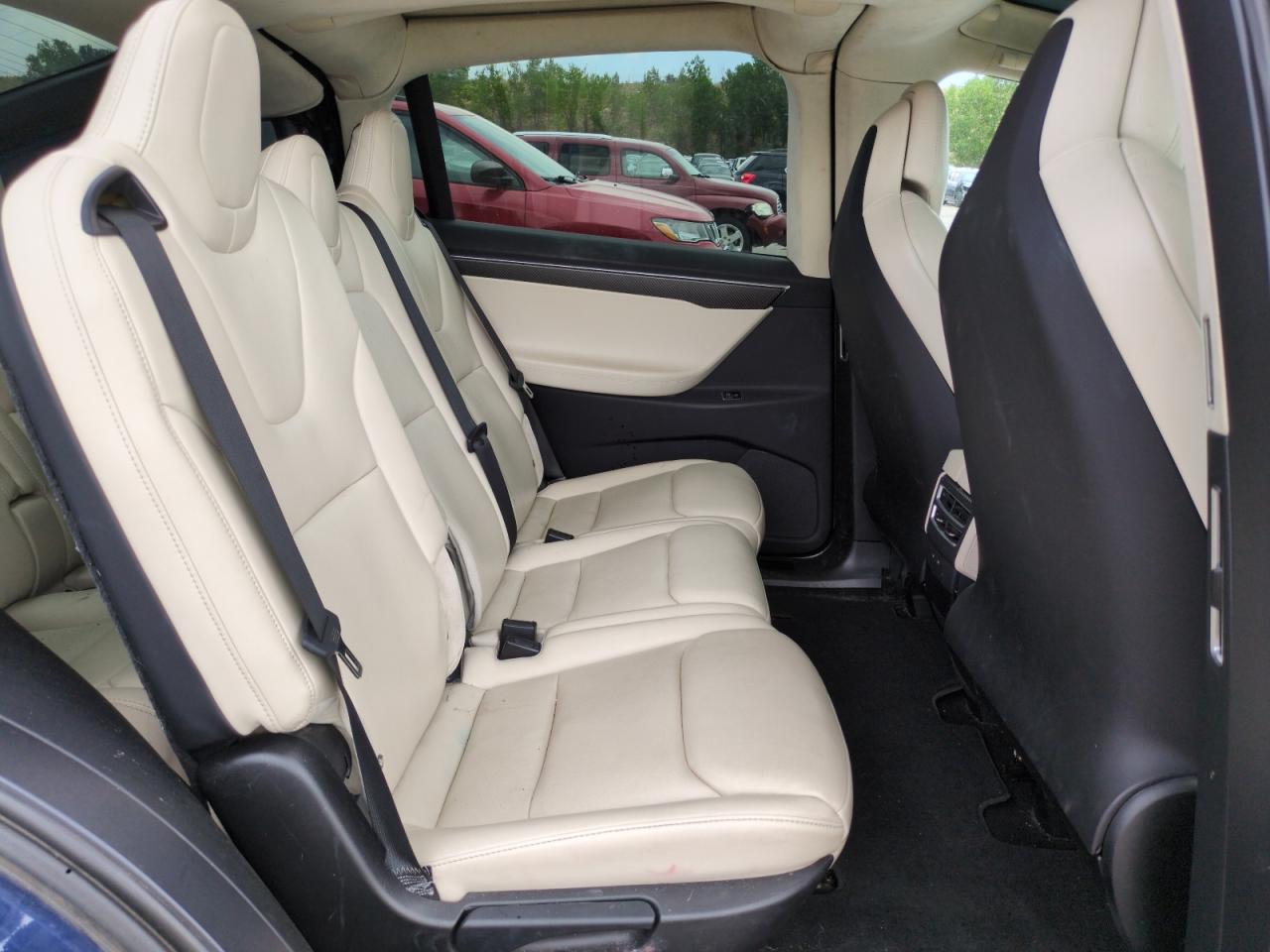 2018 Tesla Model X VIN: 5YJXCAE2XJF090976 Lot: 67480915