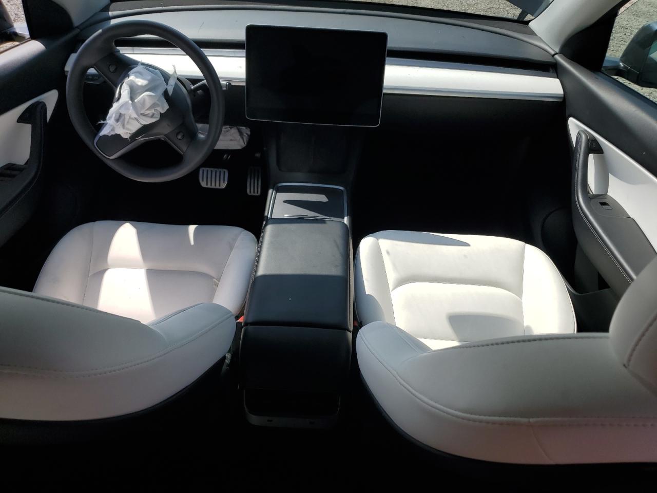 2022 Tesla Model Y VIN: 7SAYGDEF4NF447543 Lot: 70405685