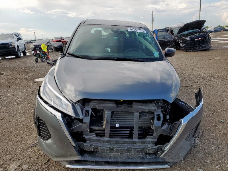  NISSAN KICKS 2024 Gray