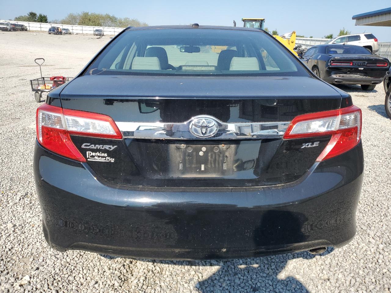 2012 Toyota Camry Base VIN: 4T4BF1FK6CR187572 Lot: 69157005