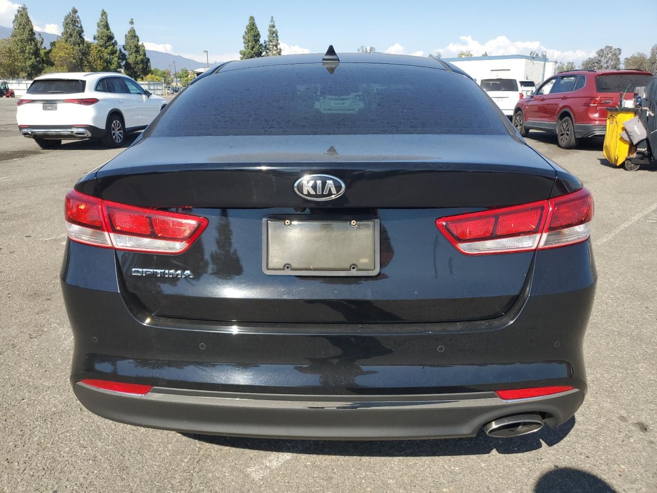 2018 Kia Optima Lx VIN: 5XXGT4L3XJG258285 Lot: 70313075