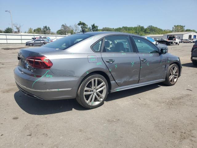  VOLKSWAGEN PASSAT 2018 Серый