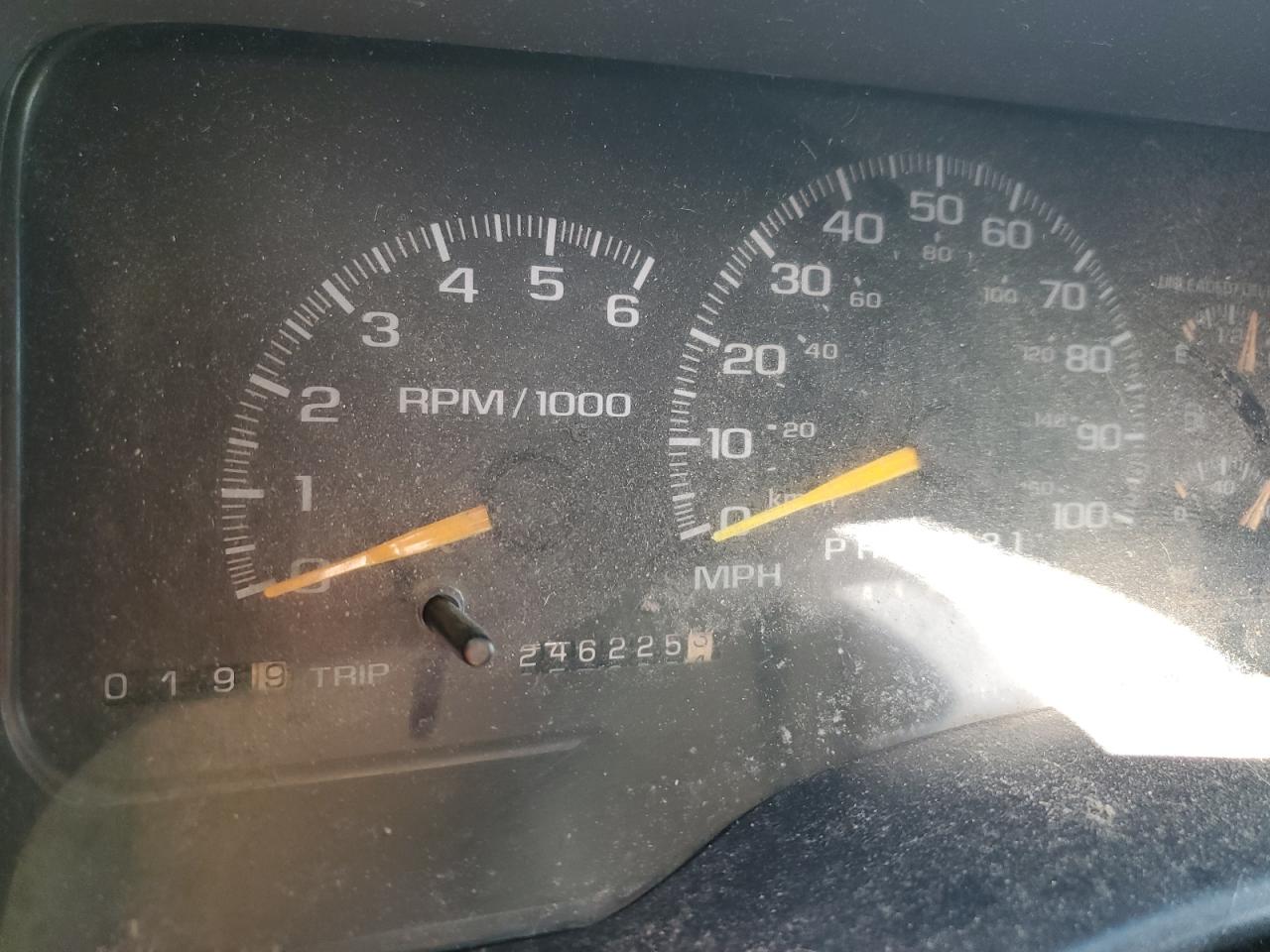 1999 GMC Suburban K2500 VIN: 3GKGK26J6XG546154 Lot: 68348215