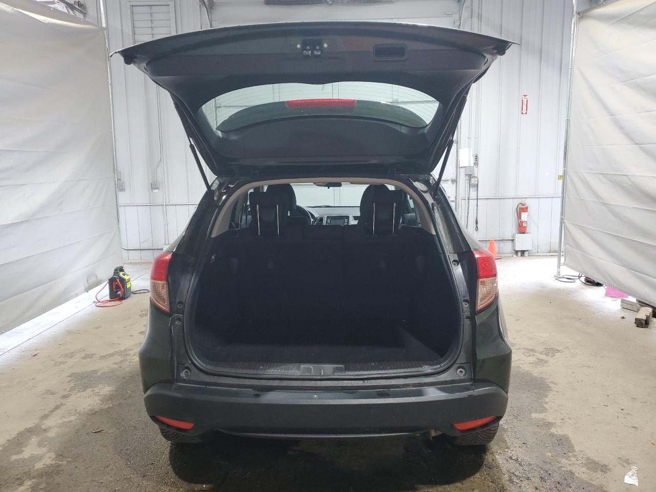 2018 Honda Hr-V Lx VIN: 3CZRU6H30JM717665 Lot: 68413745