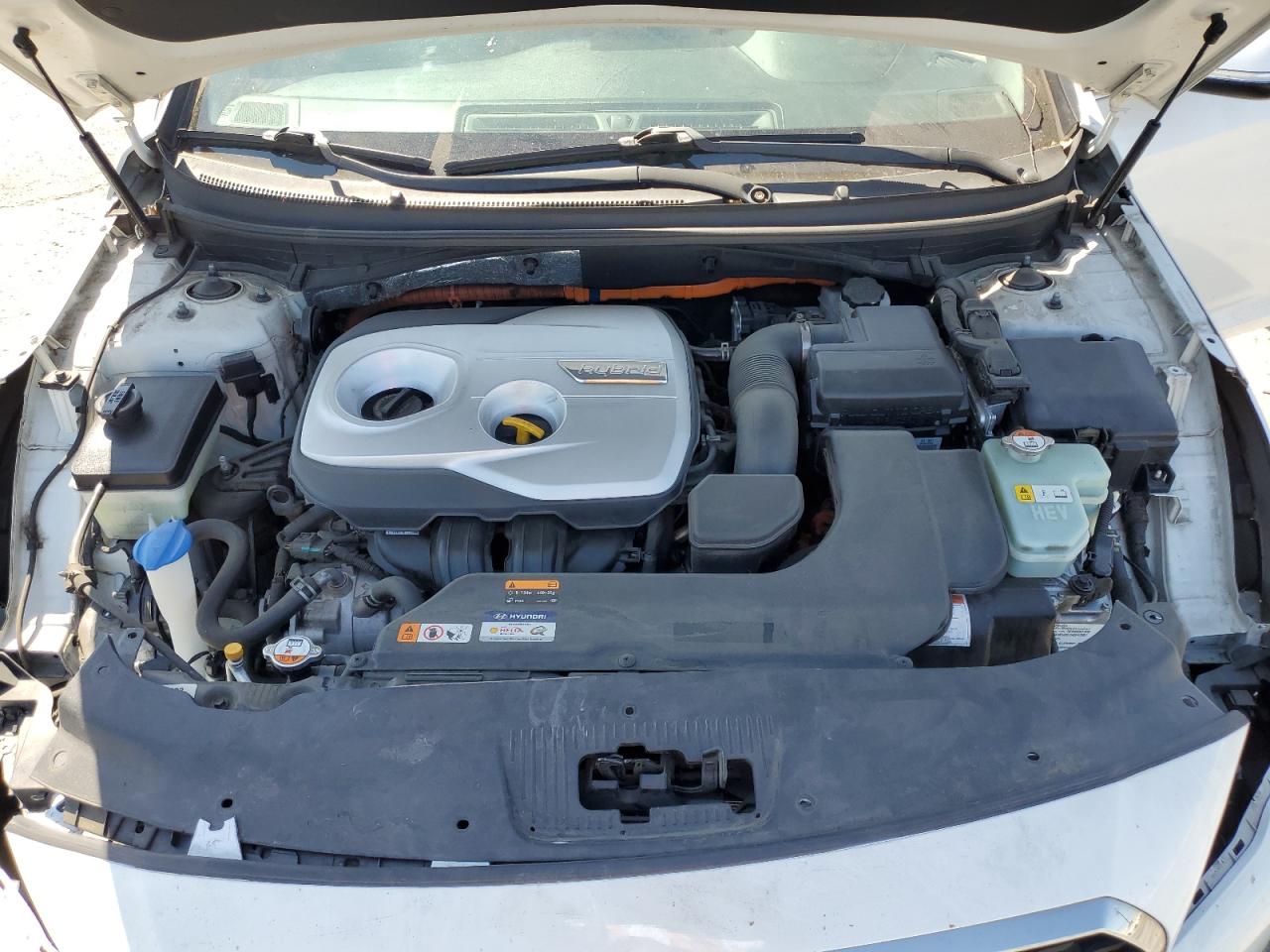 2016 Hyundai Sonata Hybrid VIN: KMHE24L15GA018991 Lot: 70188475