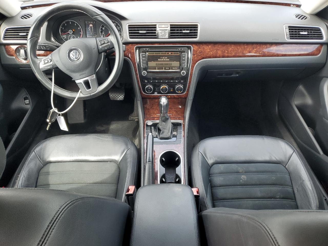 2013 Volkswagen Passat Sel VIN: 1VWCP7A32DC073706 Lot: 69902485