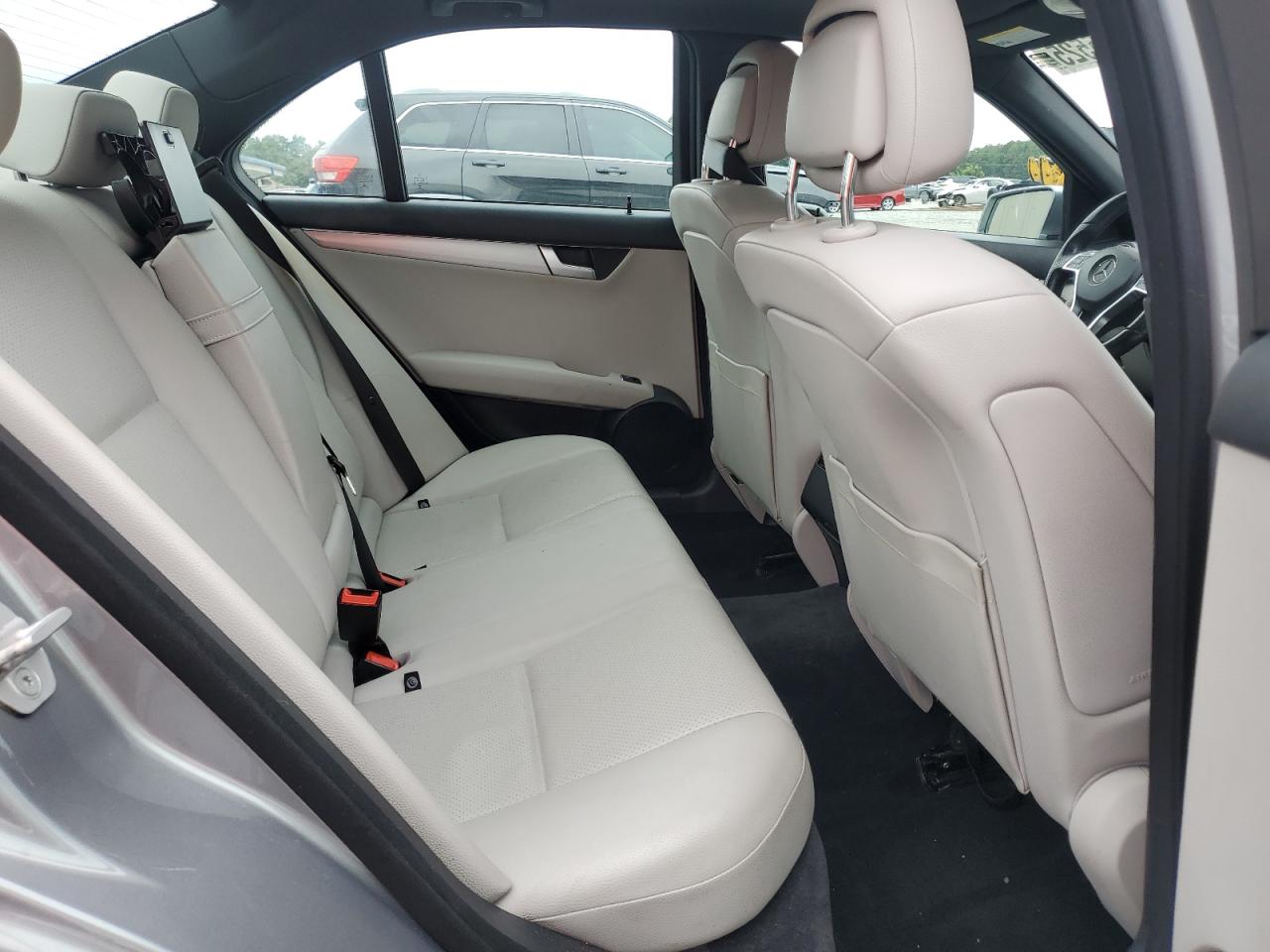 2014 Mercedes-Benz C 250 VIN: WDDGF4HB2EA957750 Lot: 70495525