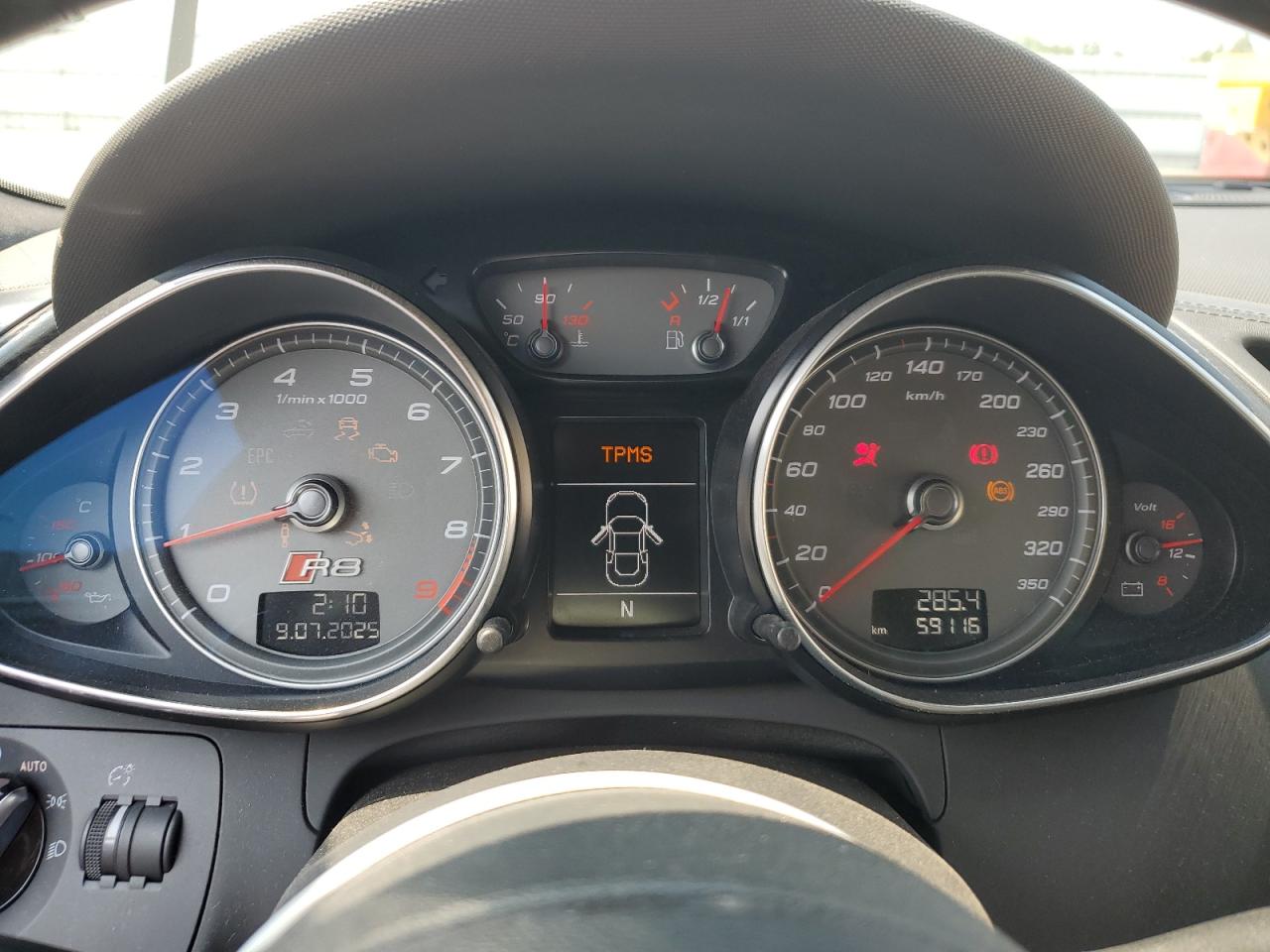 2014 Audi R8 4.2 Quattro VIN: WUAFUAFG6EN000218 Lot: 67899065