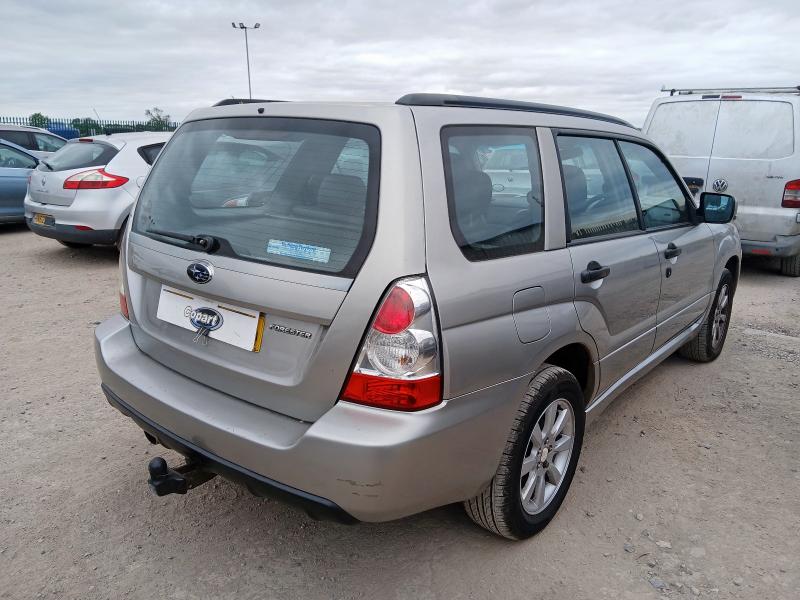 2005 SUBARU FORESTER X