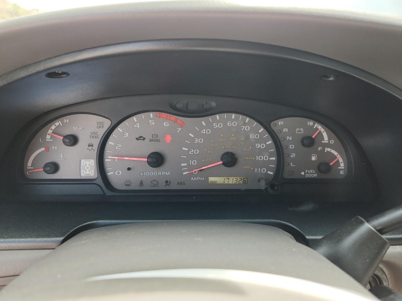 2002 Toyota Sequoia Sr5 VIN: 5TDBT44A82S065558 Lot: 70311775