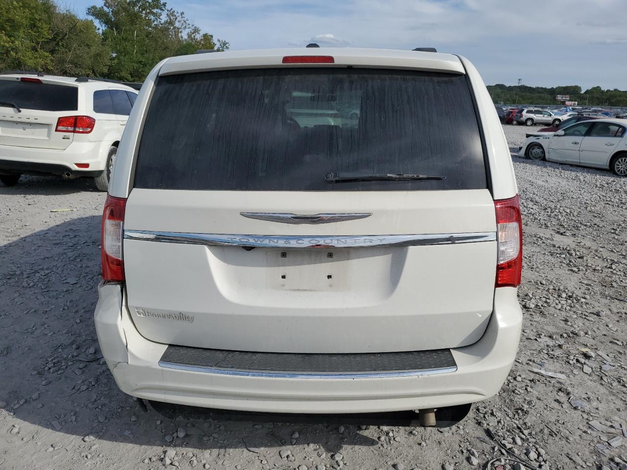 2011 Chrysler Town & Country Touring VIN: 2A4RR5DG8BR615562 Lot: 70165965