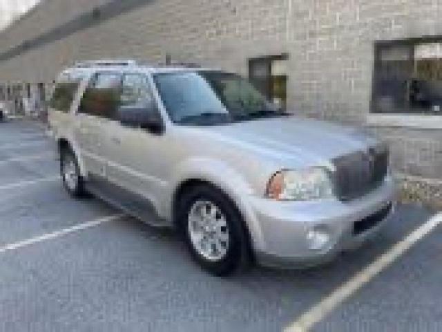 2004 LINCOLN NAVIGATOR    à vendre chez Copart MA - NORTH BOSTON