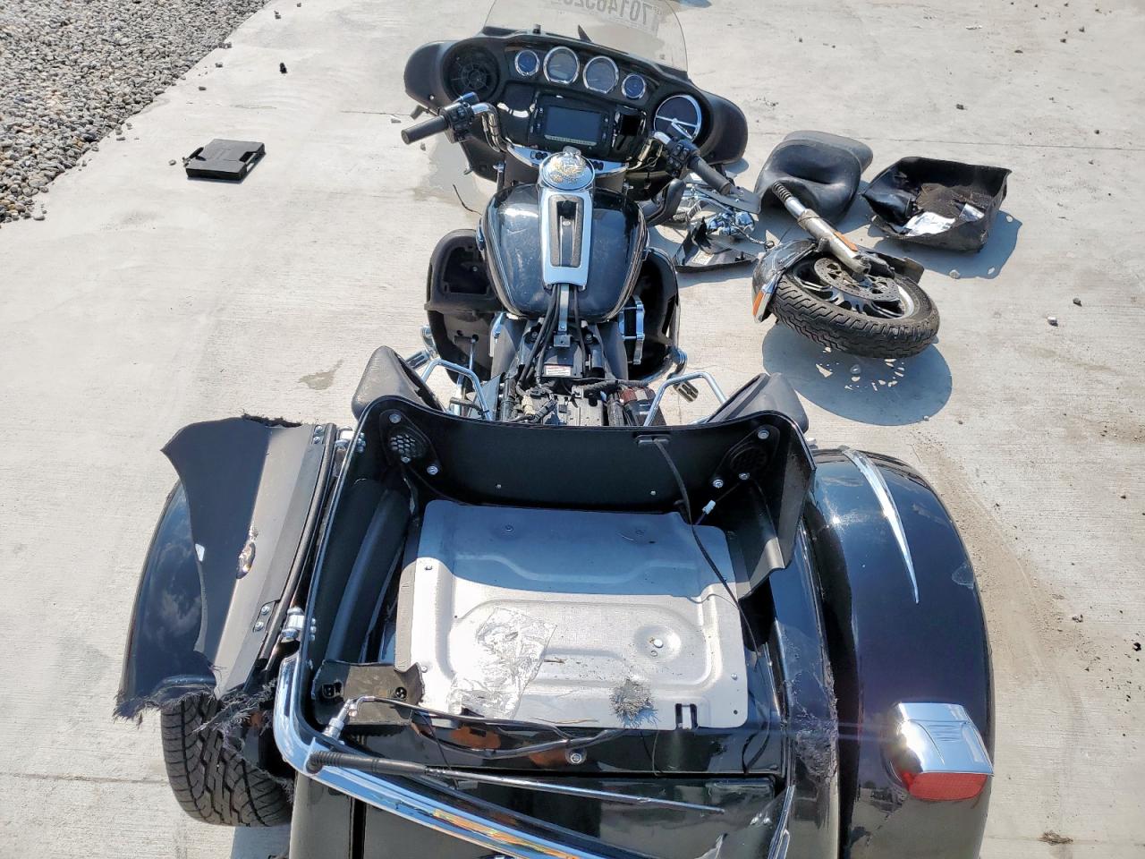 2014 Harley-Davidson Flhtcutg Tri Glide Ultra VIN: 1HD1MAL1XEB851820 Lot: 70146525