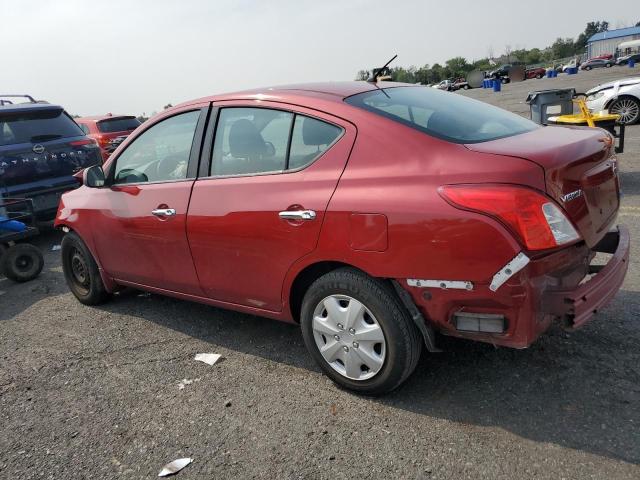 Sedans NISSAN VERSA 2012 Czerwony