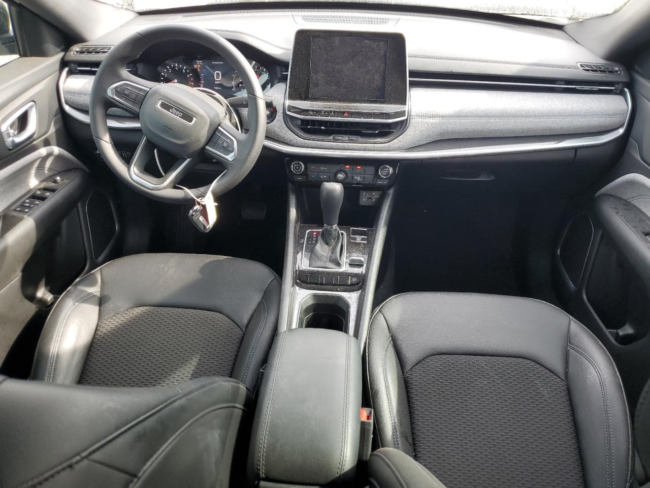 2025 Jeep Compass Latitude VIN: 3C4NJDBN6ST528909 Lot: 70639915