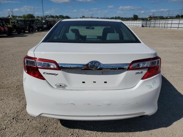  TOYOTA CAMRY 2014 Biały