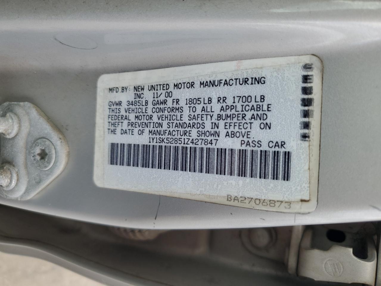 2001 Chevrolet Geo Prizm Base VIN: 1Y1SK52851Z427847 Lot: 70308725