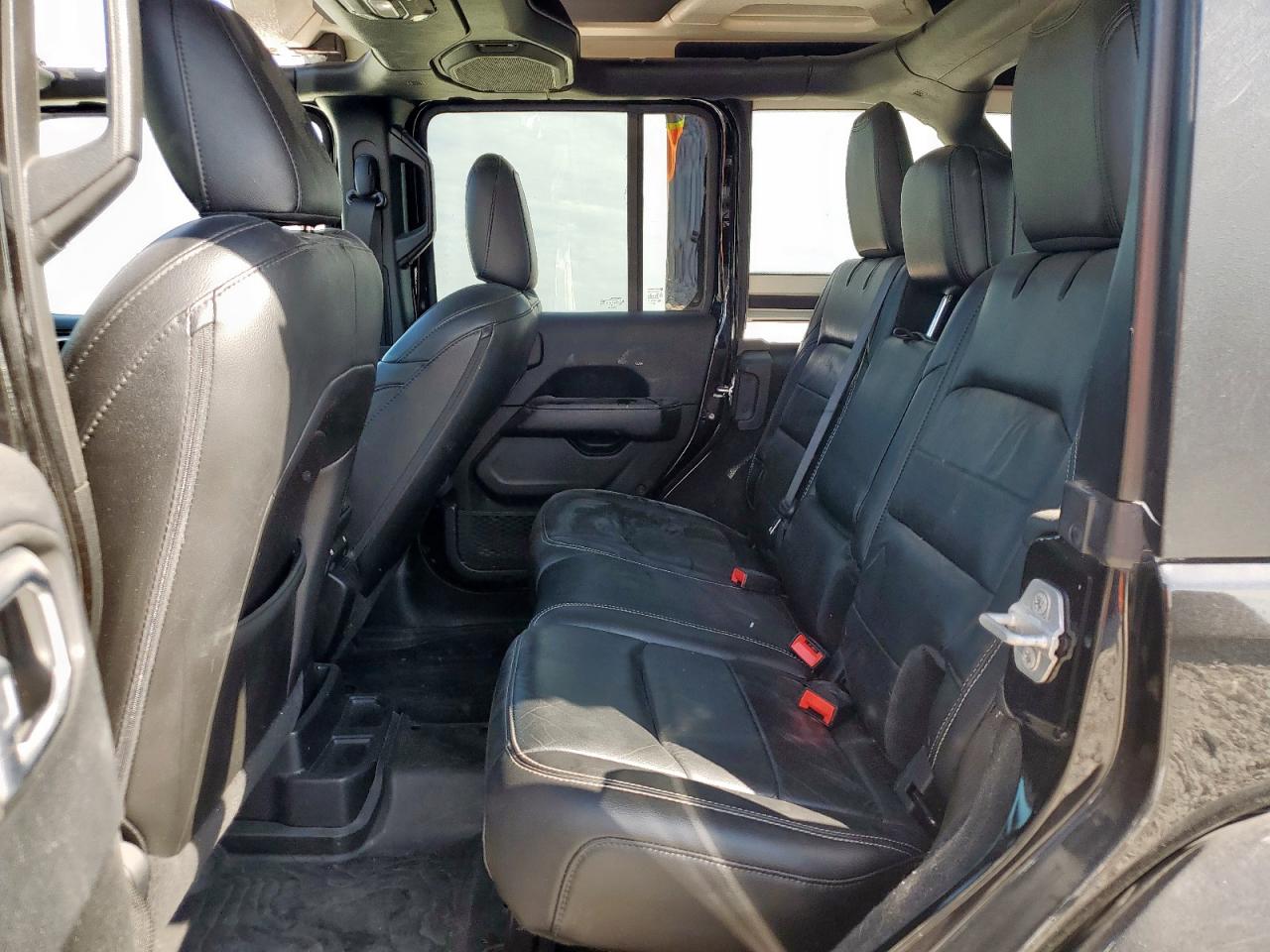 2018 Jeep Wrangler Unlimited Sahara VIN: 1C4HJXEG2JW321924 Lot: 86167895