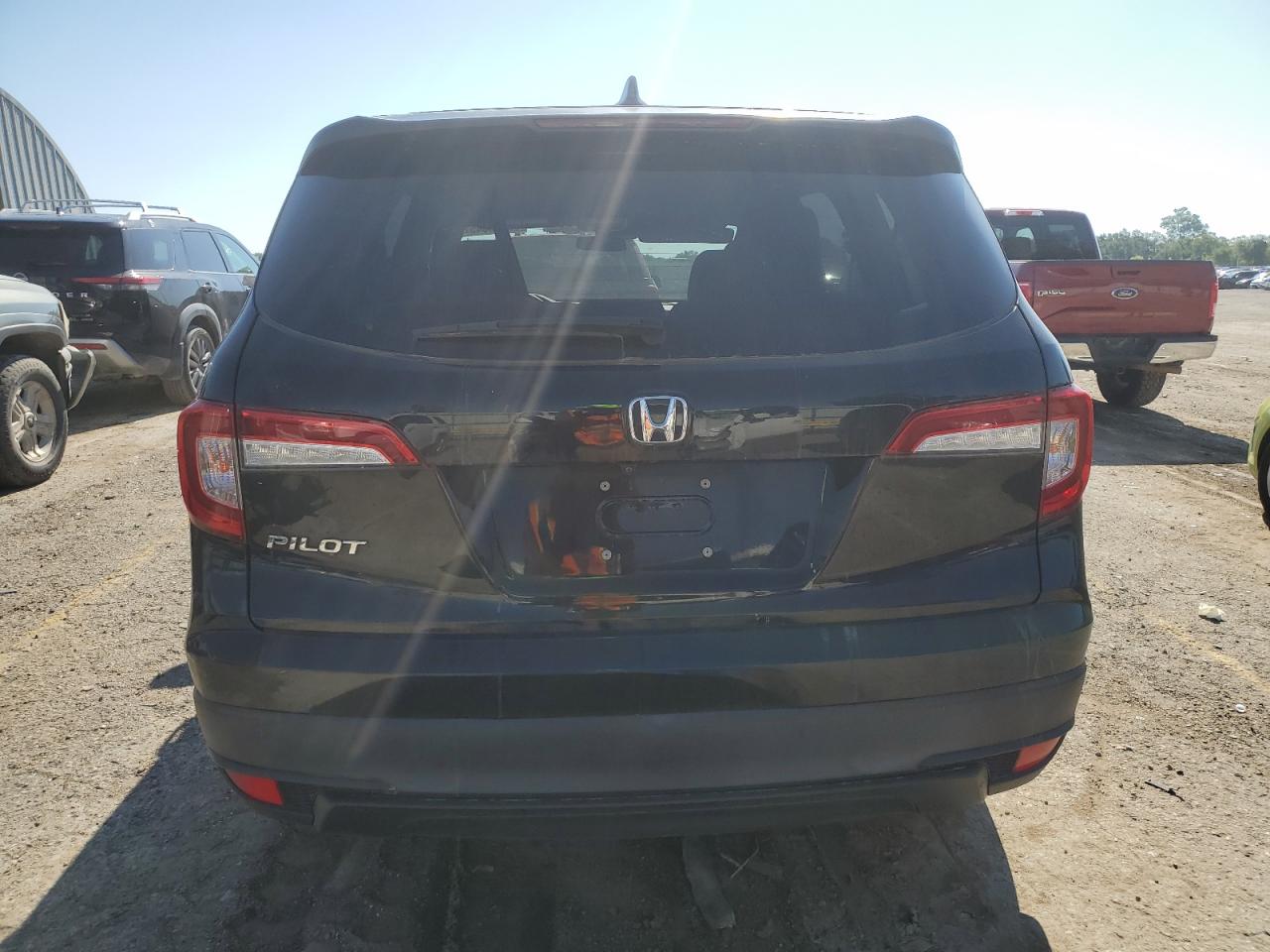 2019 Honda Pilot Lx VIN: 5FNYF5H18KB025129 Lot: 69623545