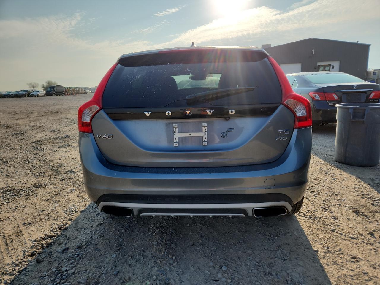 2018 Volvo V60 Cross Country Premier VIN: YV440MWK4J2058441 Lot: 70921255