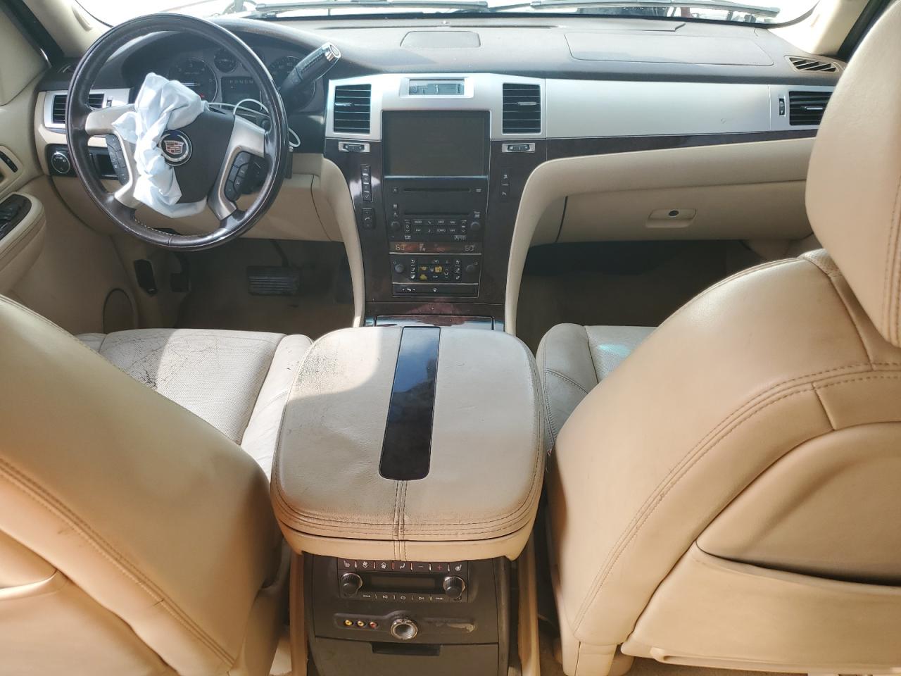 2008 Cadillac Escalade Luxury VIN: 1GYFK63898R215337 Lot: 68522925