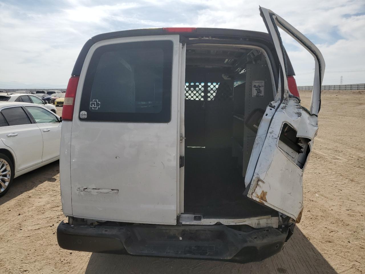 2018 Chevrolet Express G2500 VIN: 1GCWGAFG6J1344265 Lot: 67524625