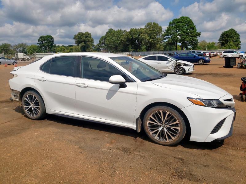  TOYOTA CAMRY 2020 Белы