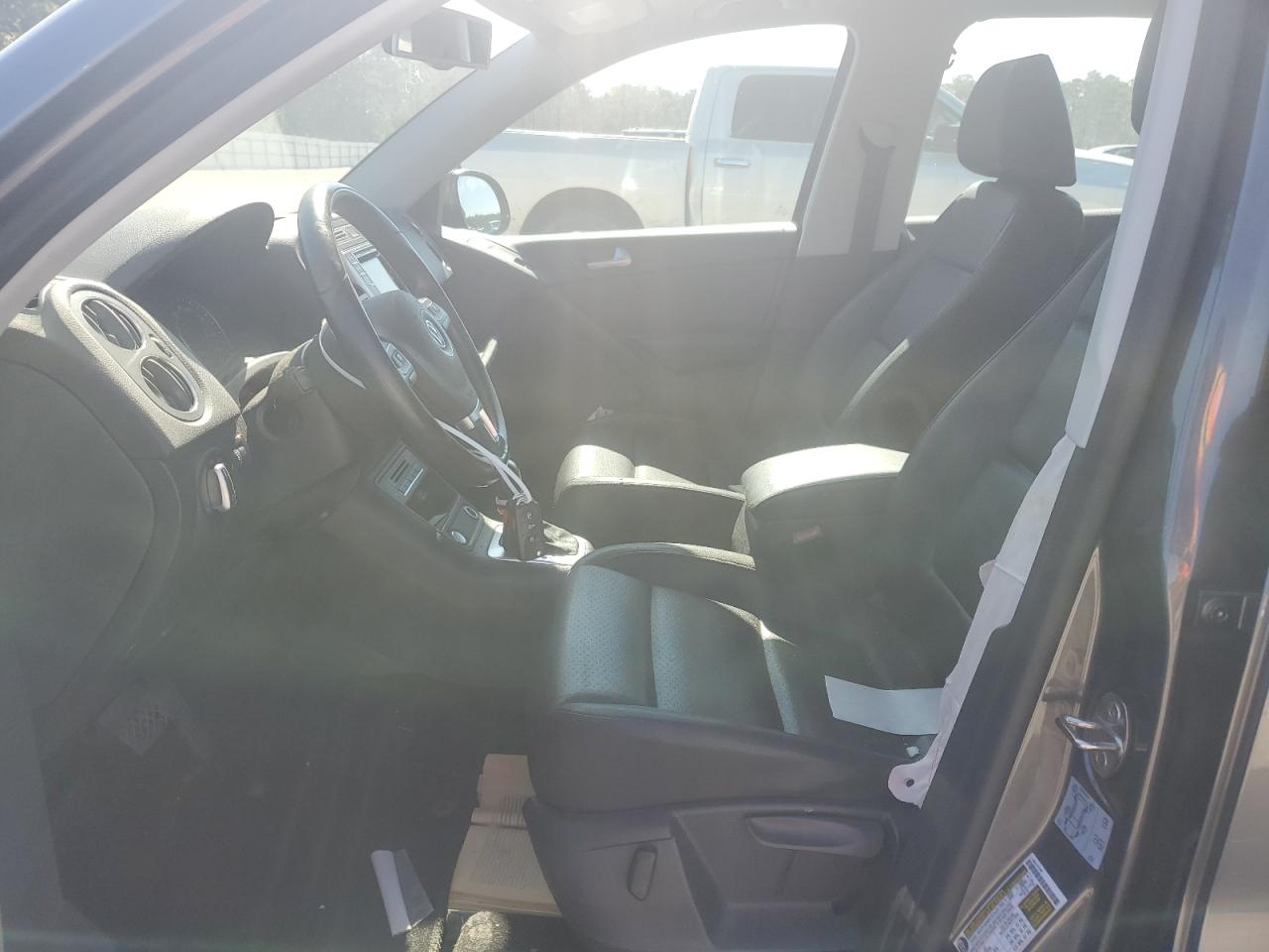 2016 Volkswagen Tiguan S VIN: WVGAV7AX2GW552886 Lot: 70595895