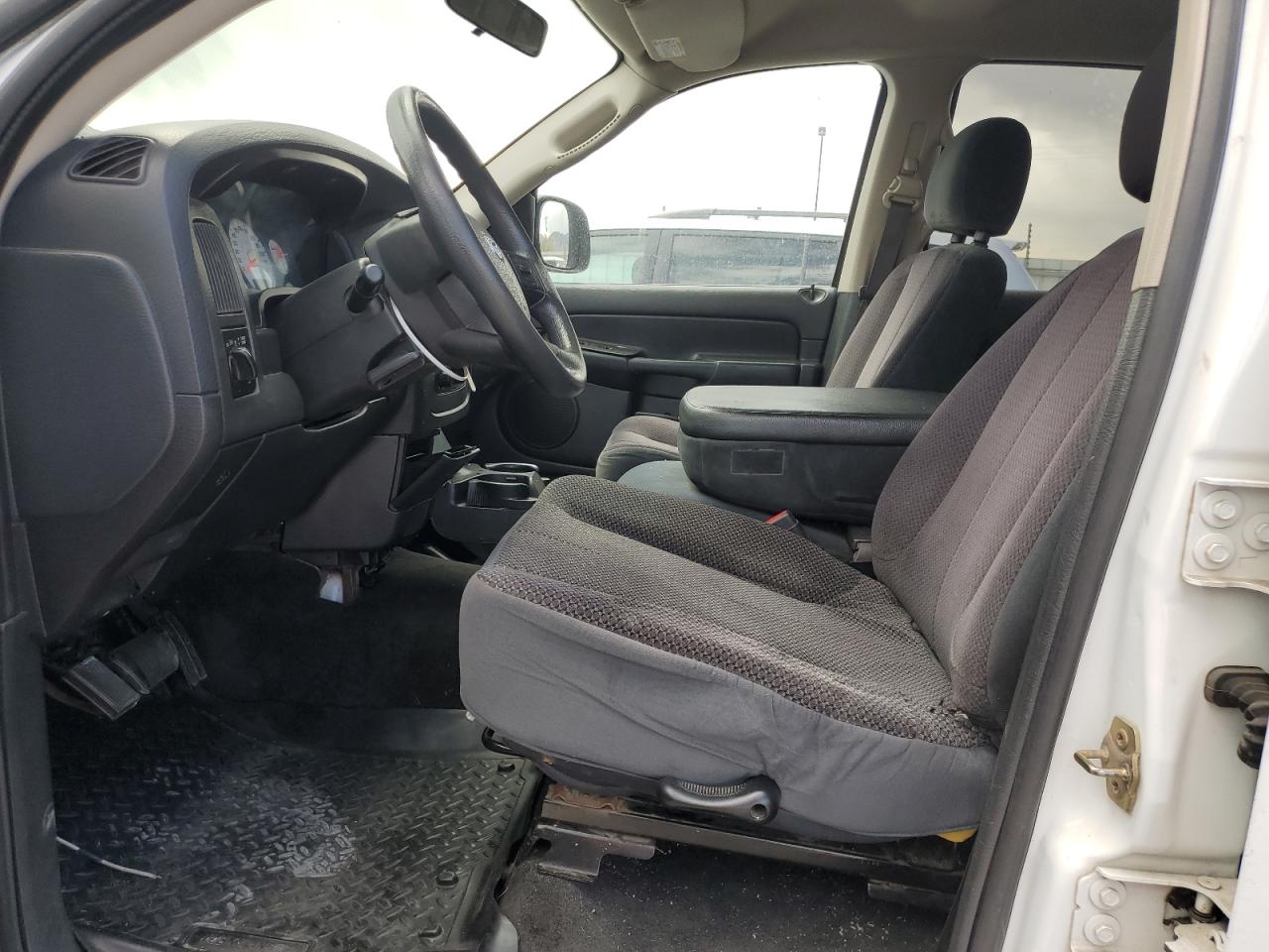 2005 Dodge Ram 1500 St VIN: 1D7HU18D25S132487 Lot: 70037435