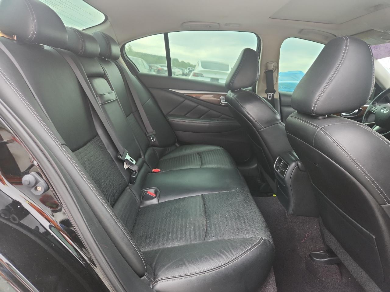 2014 Infiniti Q50 Base VIN: JN1BV7AR7EM692633 Lot: 69694185