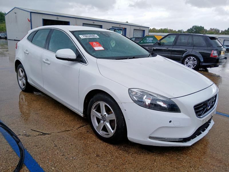2015 VOLVO V40 SE D2 