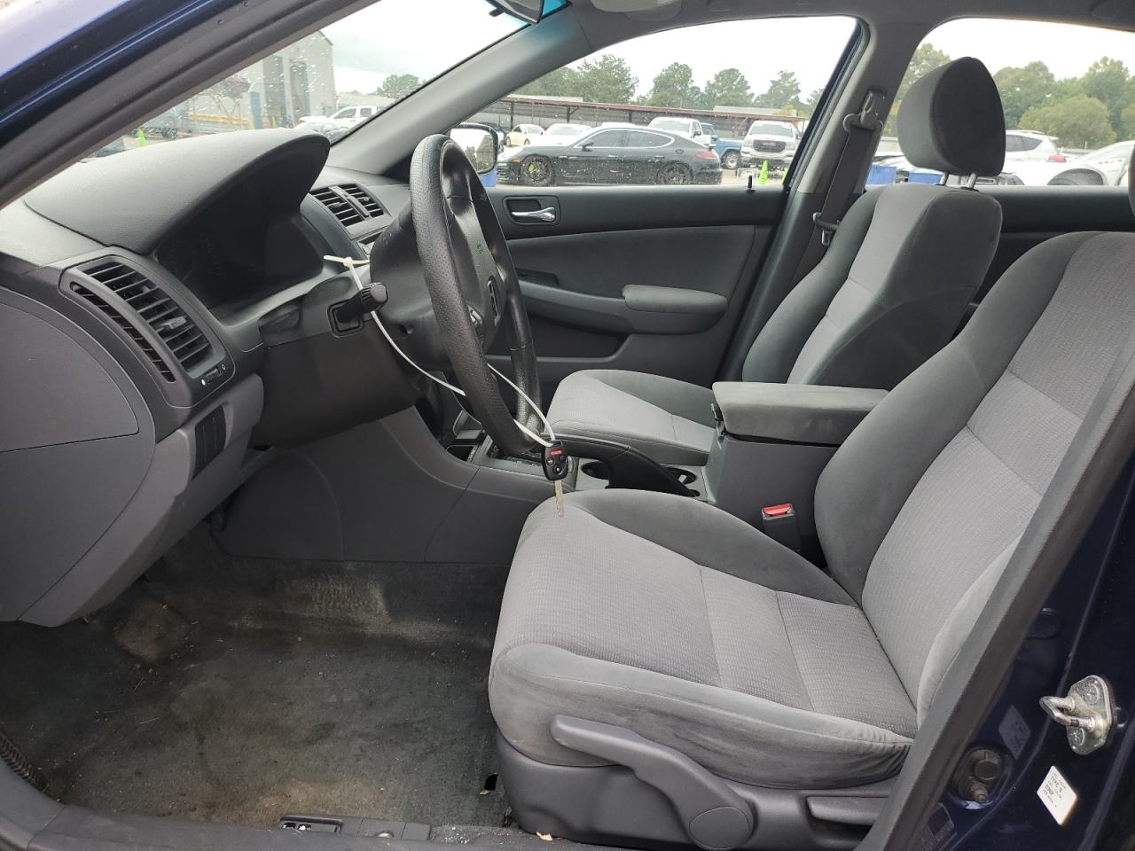 2004 Honda Accord Lx VIN: 1HGCM563X4A041138 Lot: 70879065