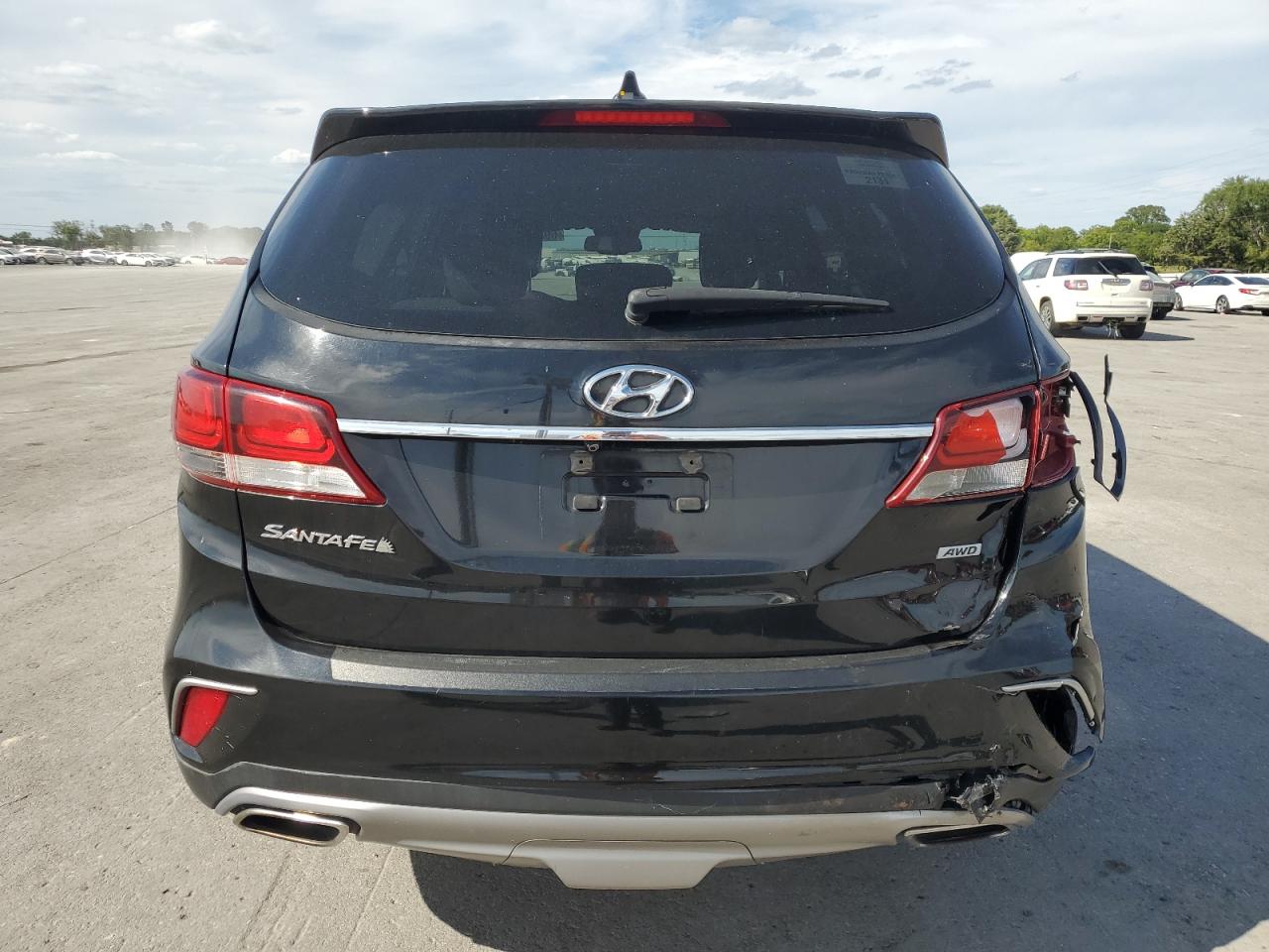 2017 Hyundai Santa Fe Se VIN: KM8SMDHF3HU188297 Lot: 69822835
