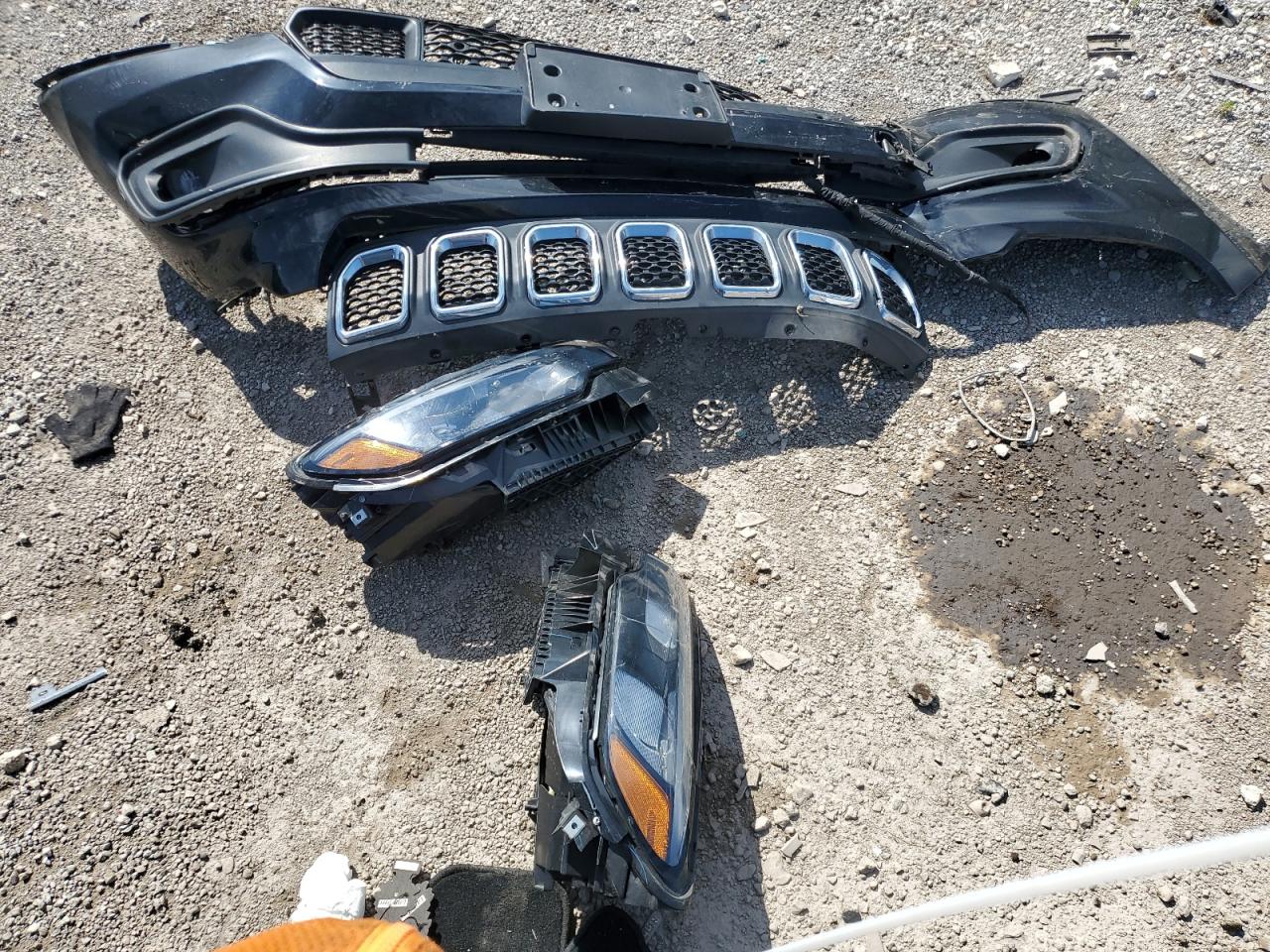 2023 Jeep Compass Latitude Lux VIN: 3C4NJDFN1PT535770 Lot: 70385035