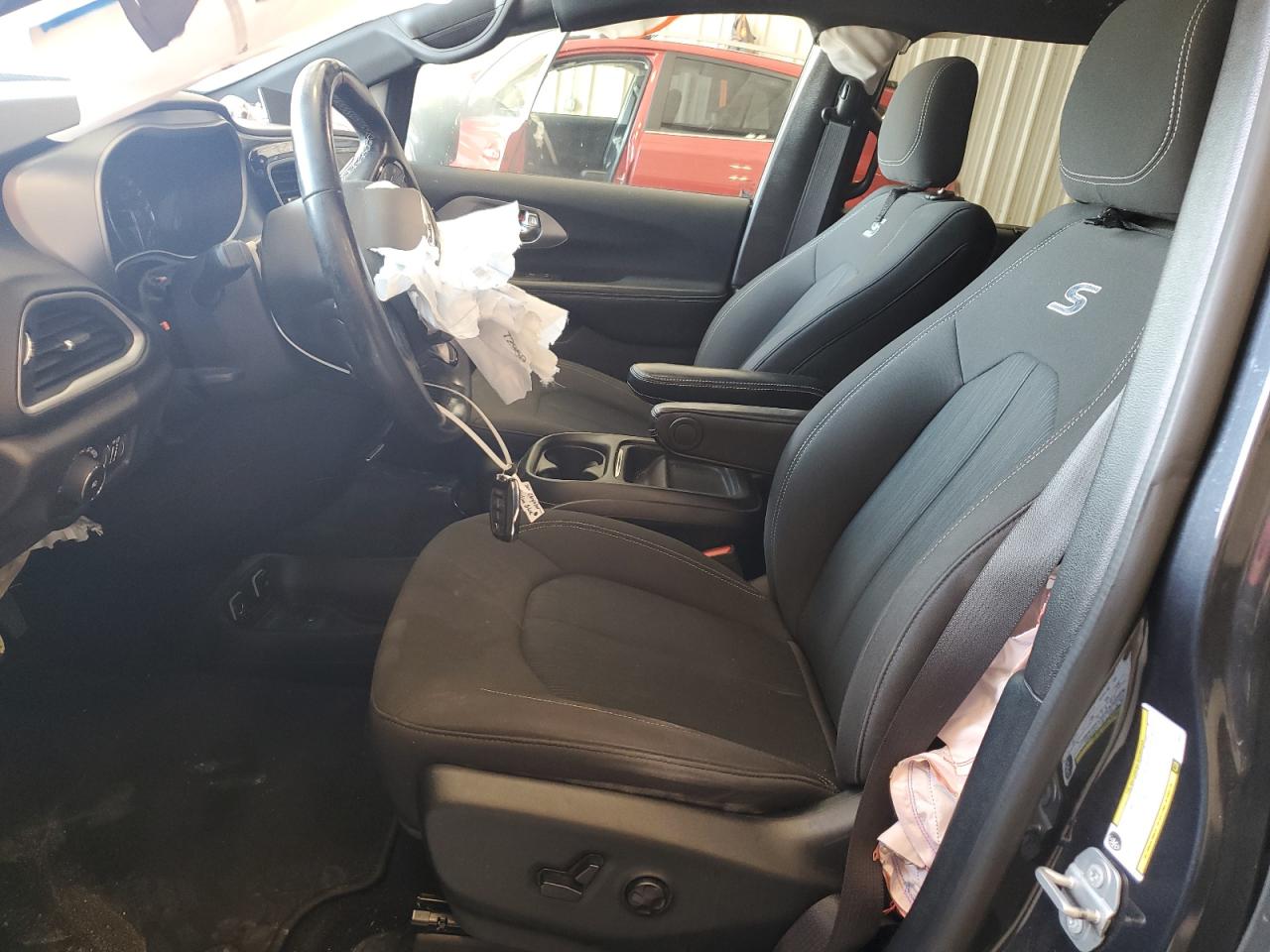 2020 Chrysler Pacifica Touring VIN: 2C4RC1FGXLR118690 Lot: 68653005