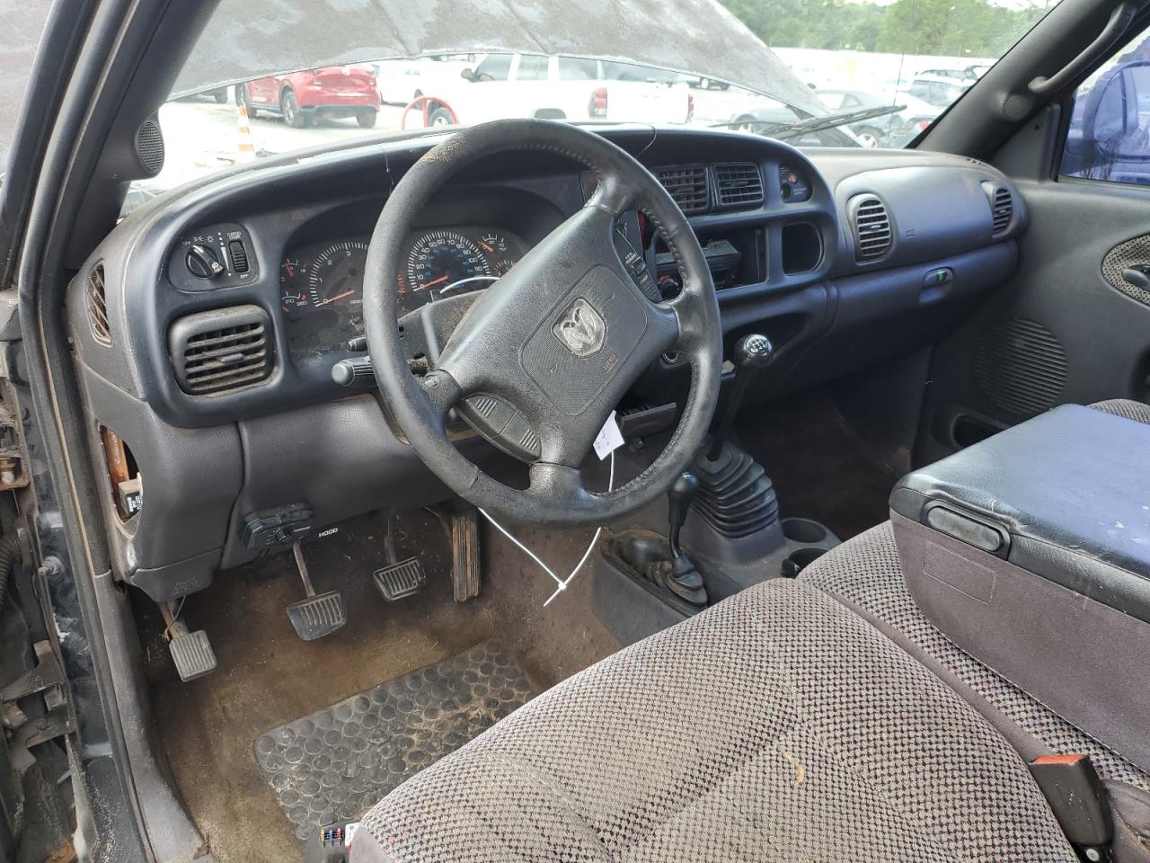 1999 Dodge Ram 1500 VIN: 3B7HF13Y0XG208572 Lot: 67921755