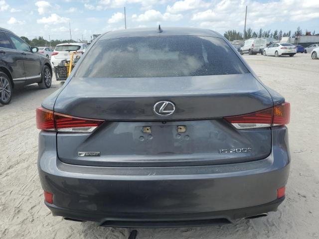 Sedans LEXUS IS 2017 Srebrny